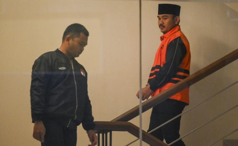 bupati-termuda-bekasi-resmi-ditangkap-kpk