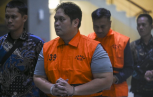 kpk-menggeledah-rumah-kantor-kajari-hsu