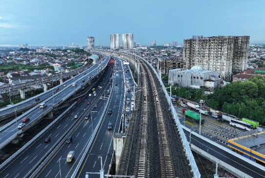 tol-layang-mbz-japek-padat-usai-liburan-nataru