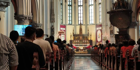jadwal-misa-akhir-tahun-2025-di-gereja-katedral